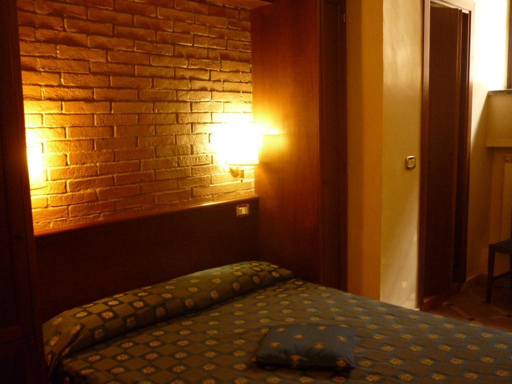 Hotel Antico Borgo Di Trastevere 2*