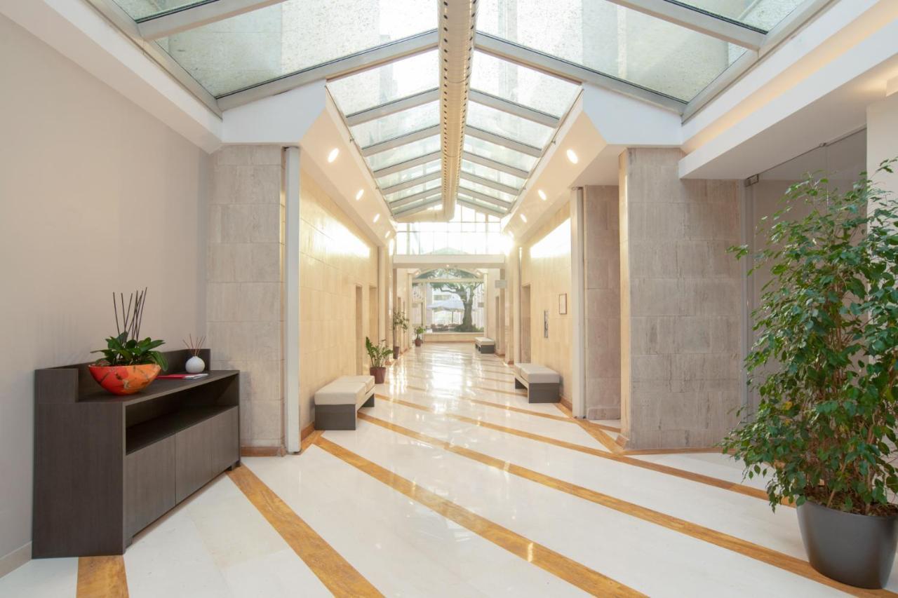 Mercure West 4*
