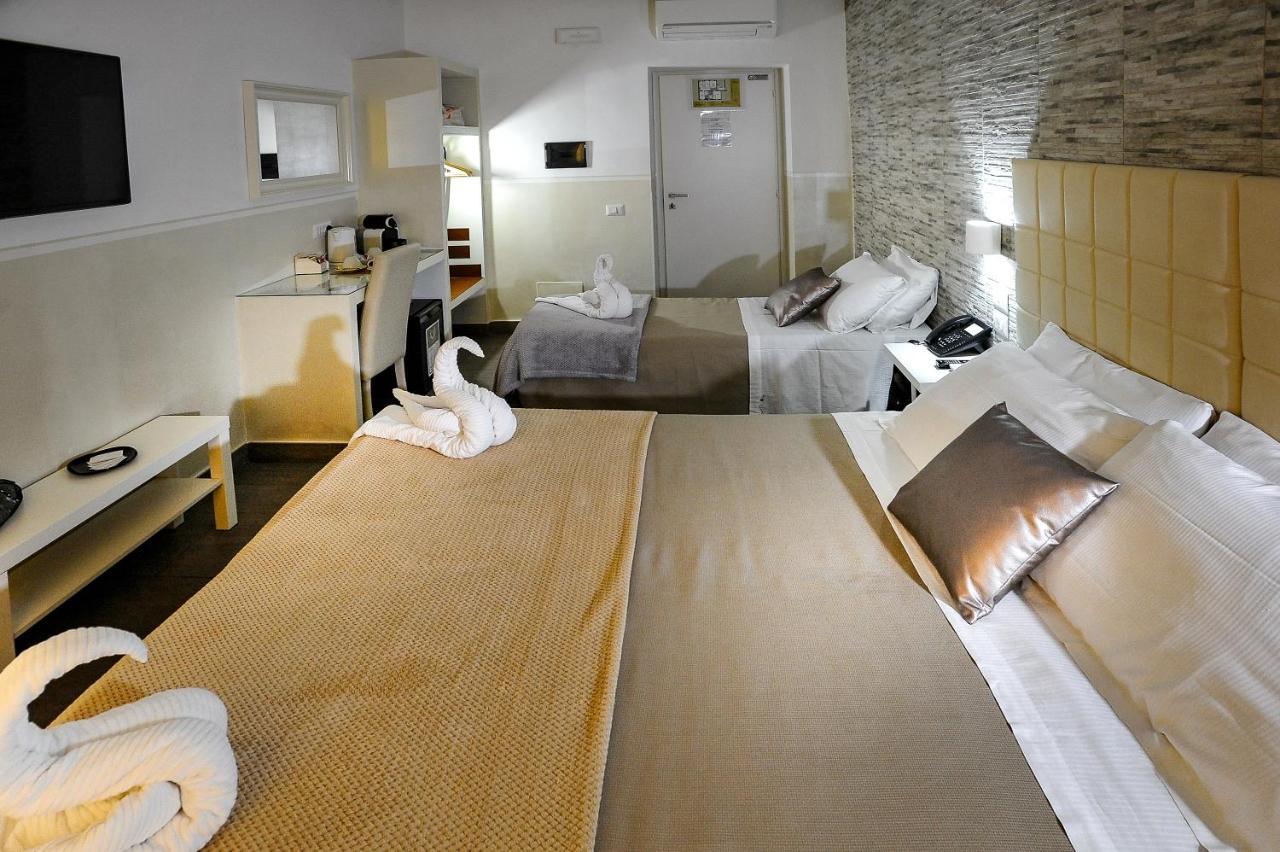 Domus Castroni Pompeo Magno Bed and breakfast 3*