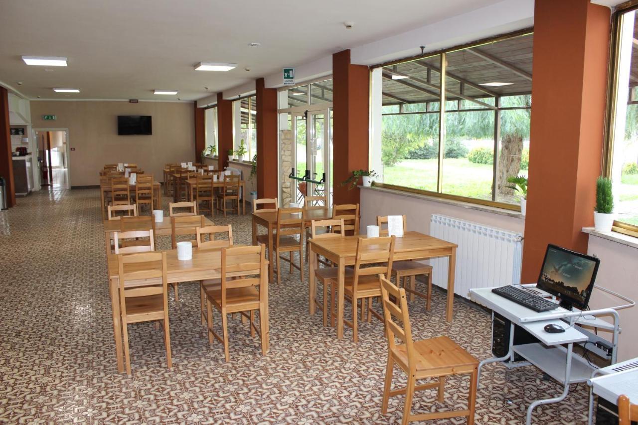 Salaria Hotel