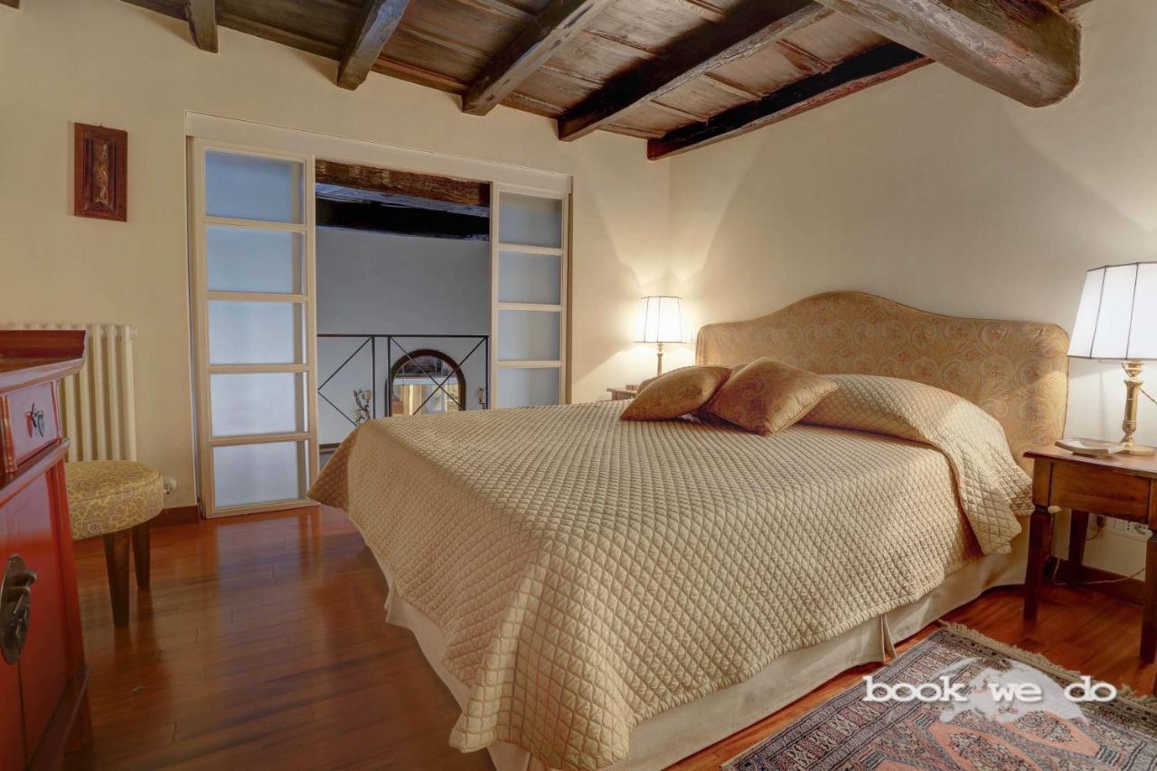 Trastevere - La Scala Bookwedo Roma