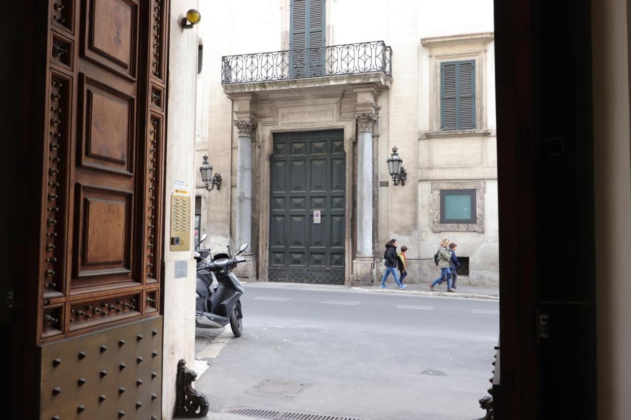 Alojamento de Acomodação e Pequeno-almoço Trevi Grand Blu Roma