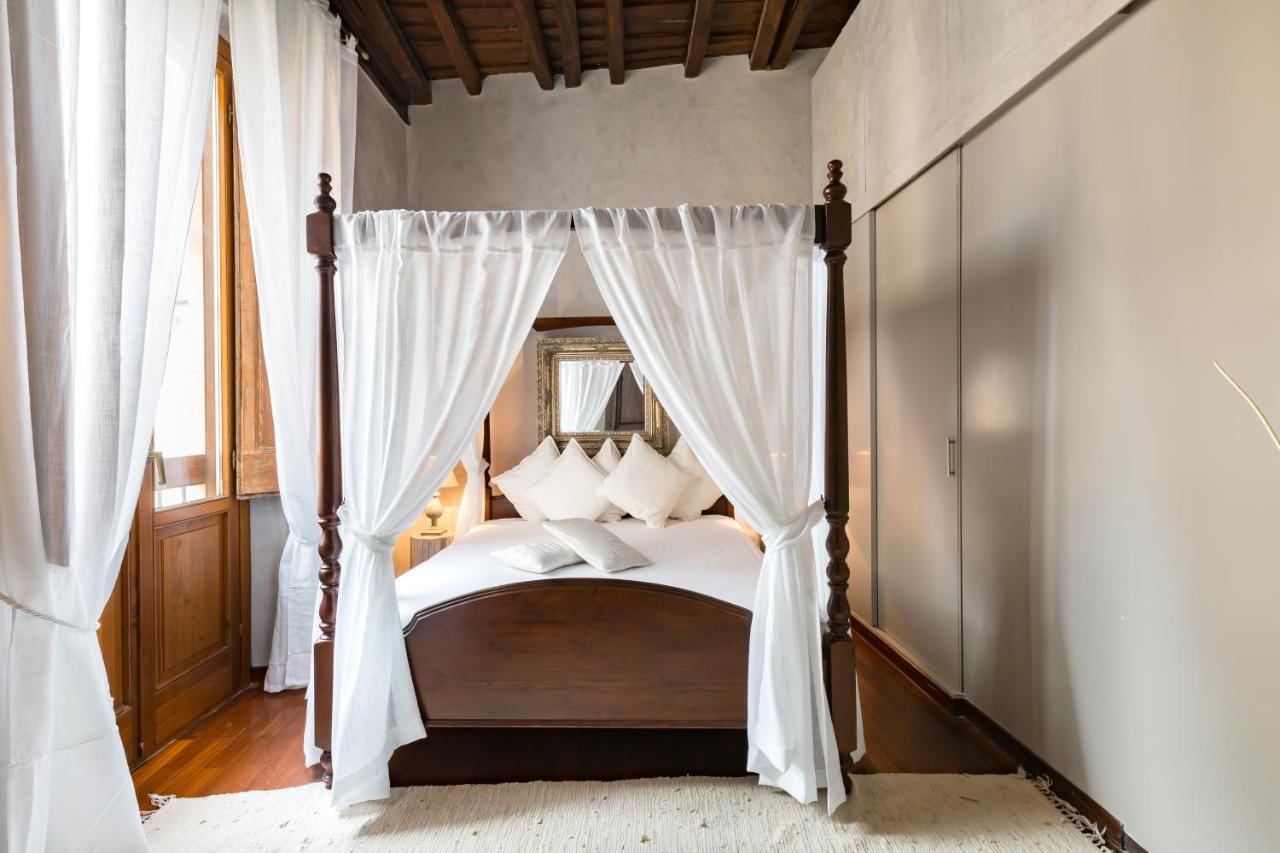 Ghetto Campo Dei Fiori Luxury White