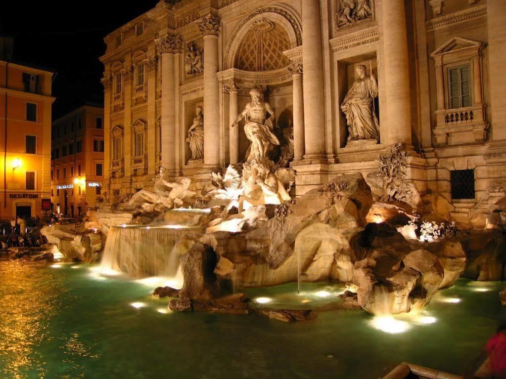 Hotell Dependance Trevi Collection 4*