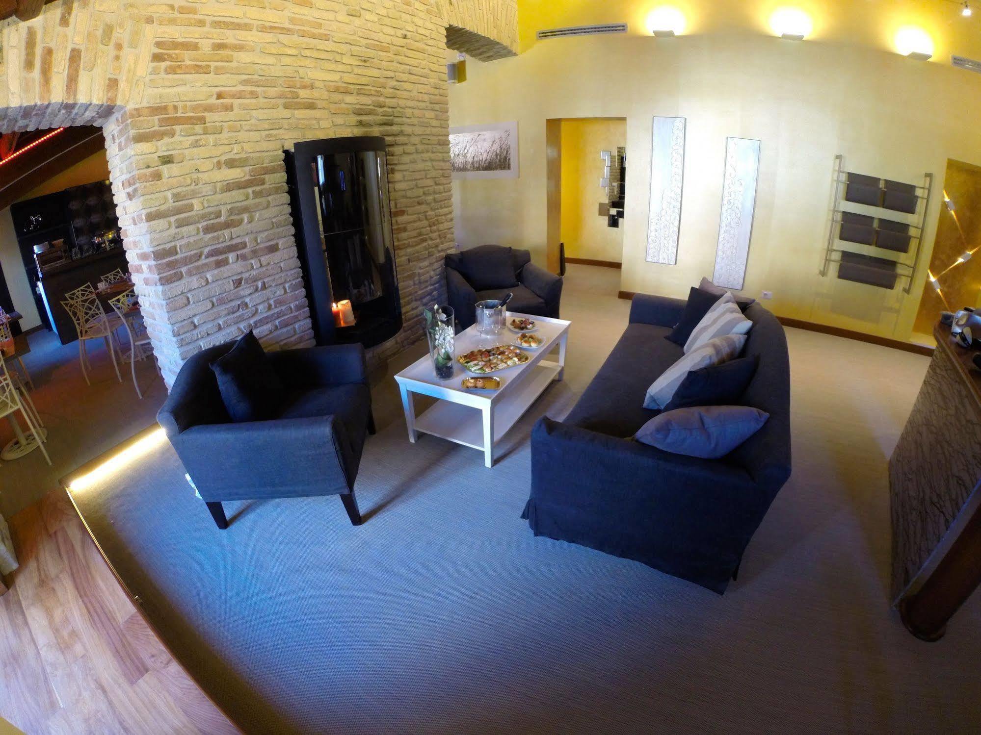The Place 217 Hotell