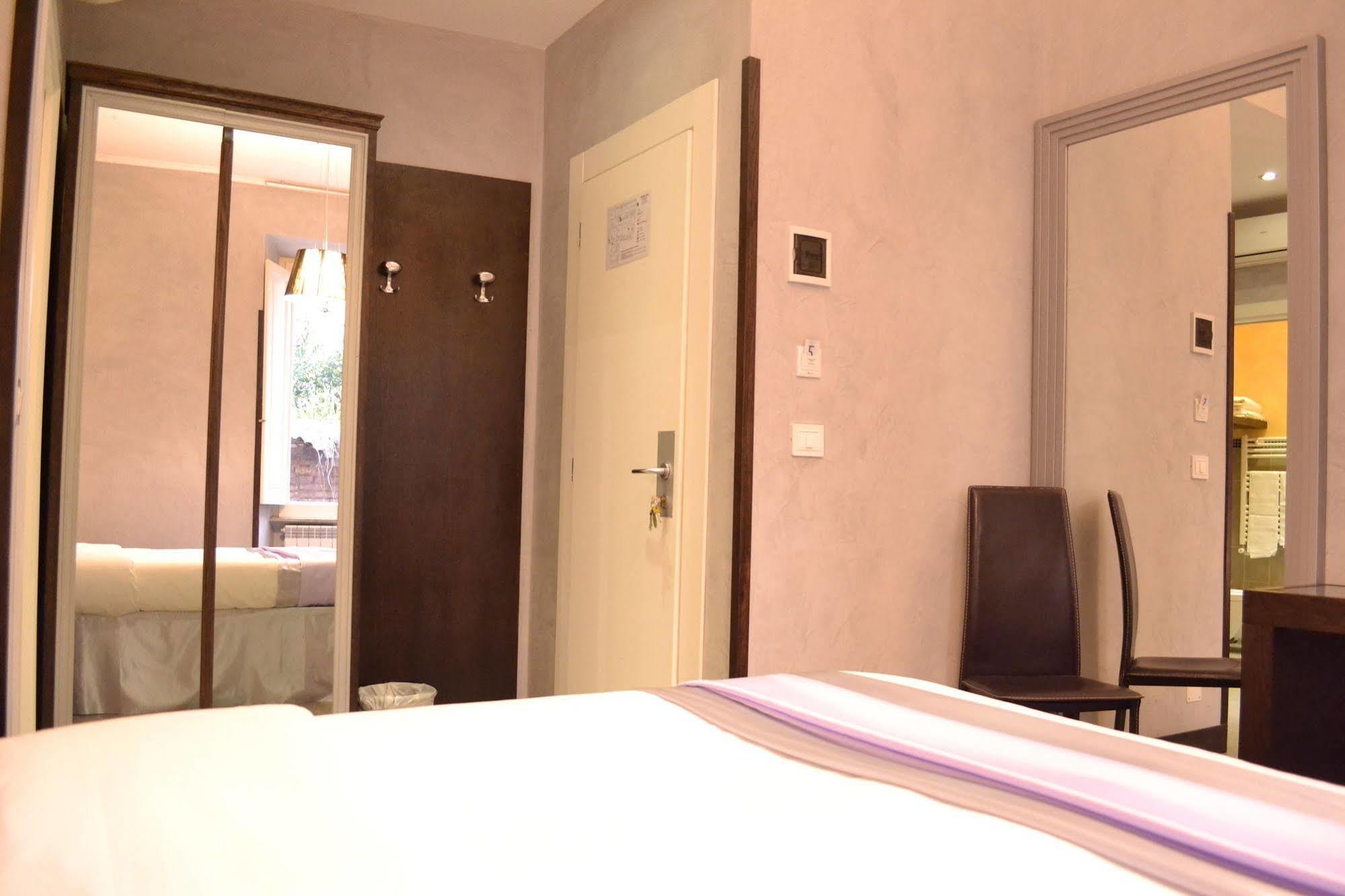 Tiburtina House Guest house Rome