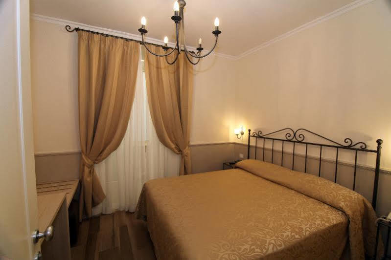 Flavia Hotell 3*