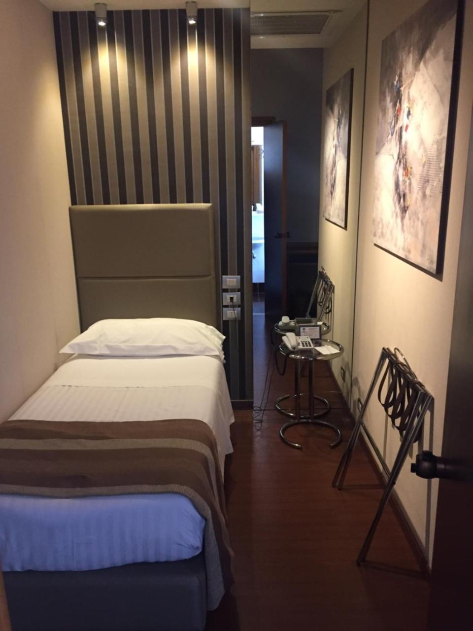 Western Piccadilly Hotel 4*