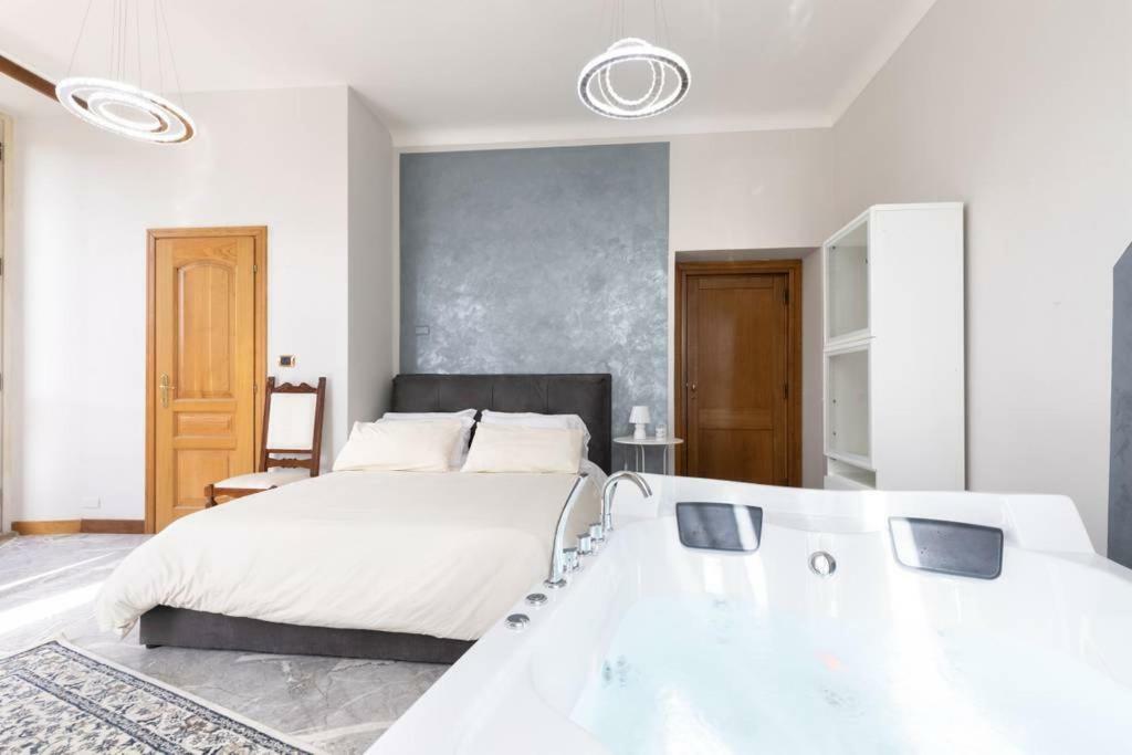 View Colosseo From Jacuzzi Apartment Rome