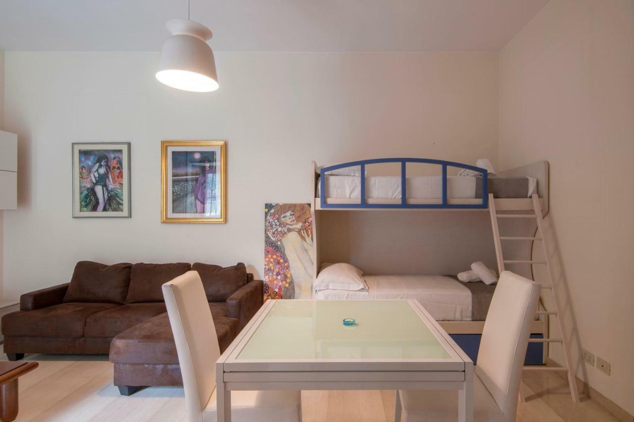 Aura Holiday House *