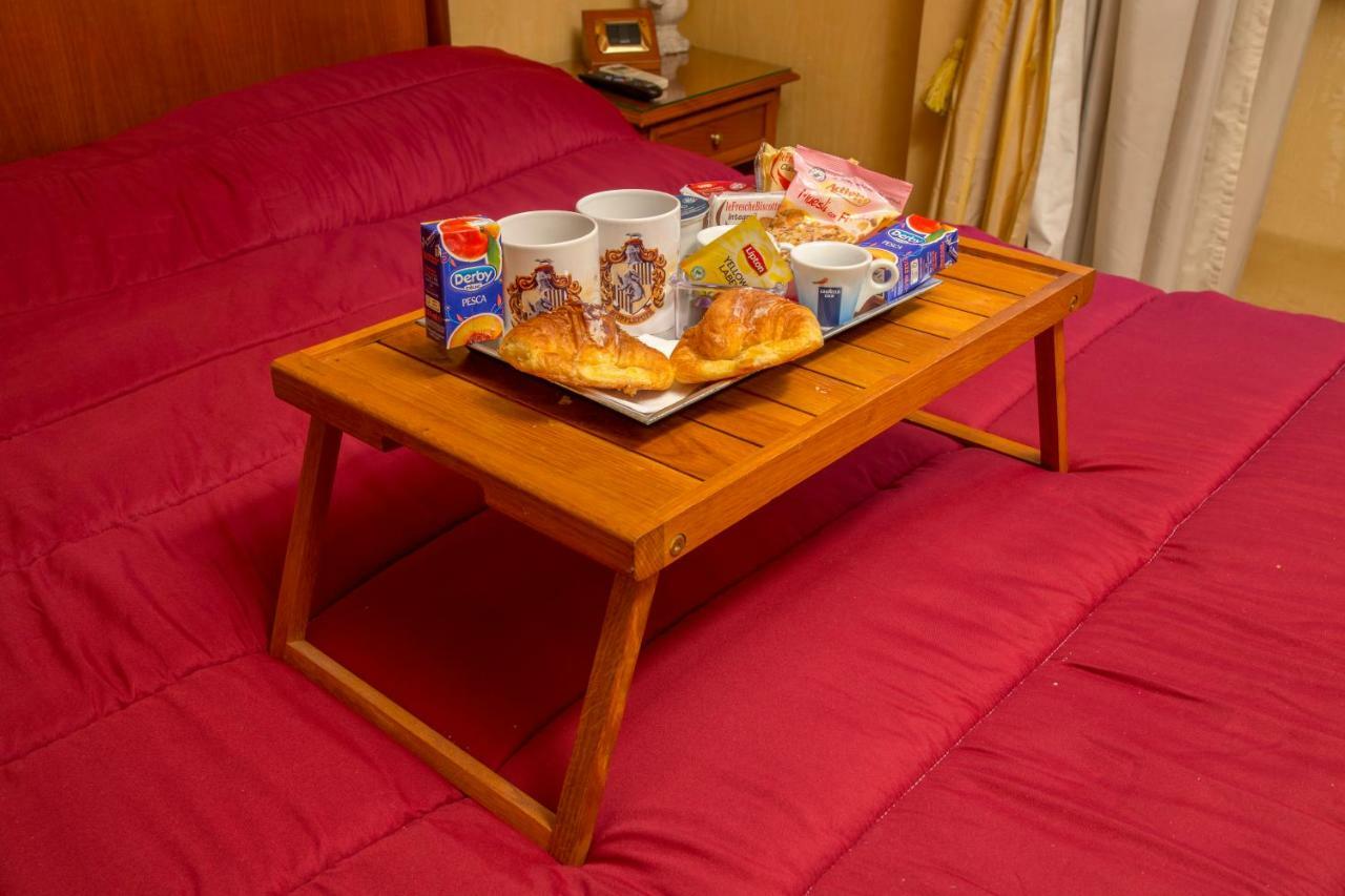Luxury H 2000 Bed and breakfast 3*