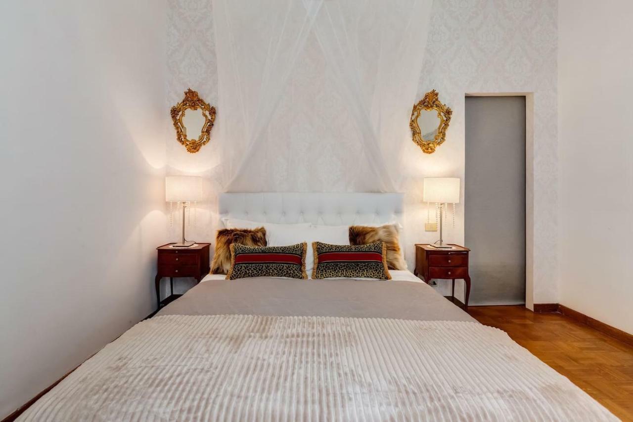 Fabulous Pantheon Apartment Rome