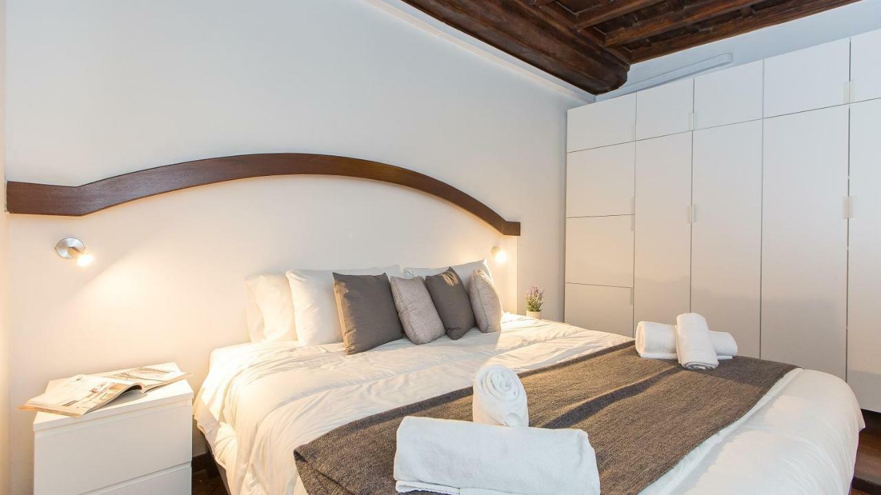 In Scala Deluxe Roma