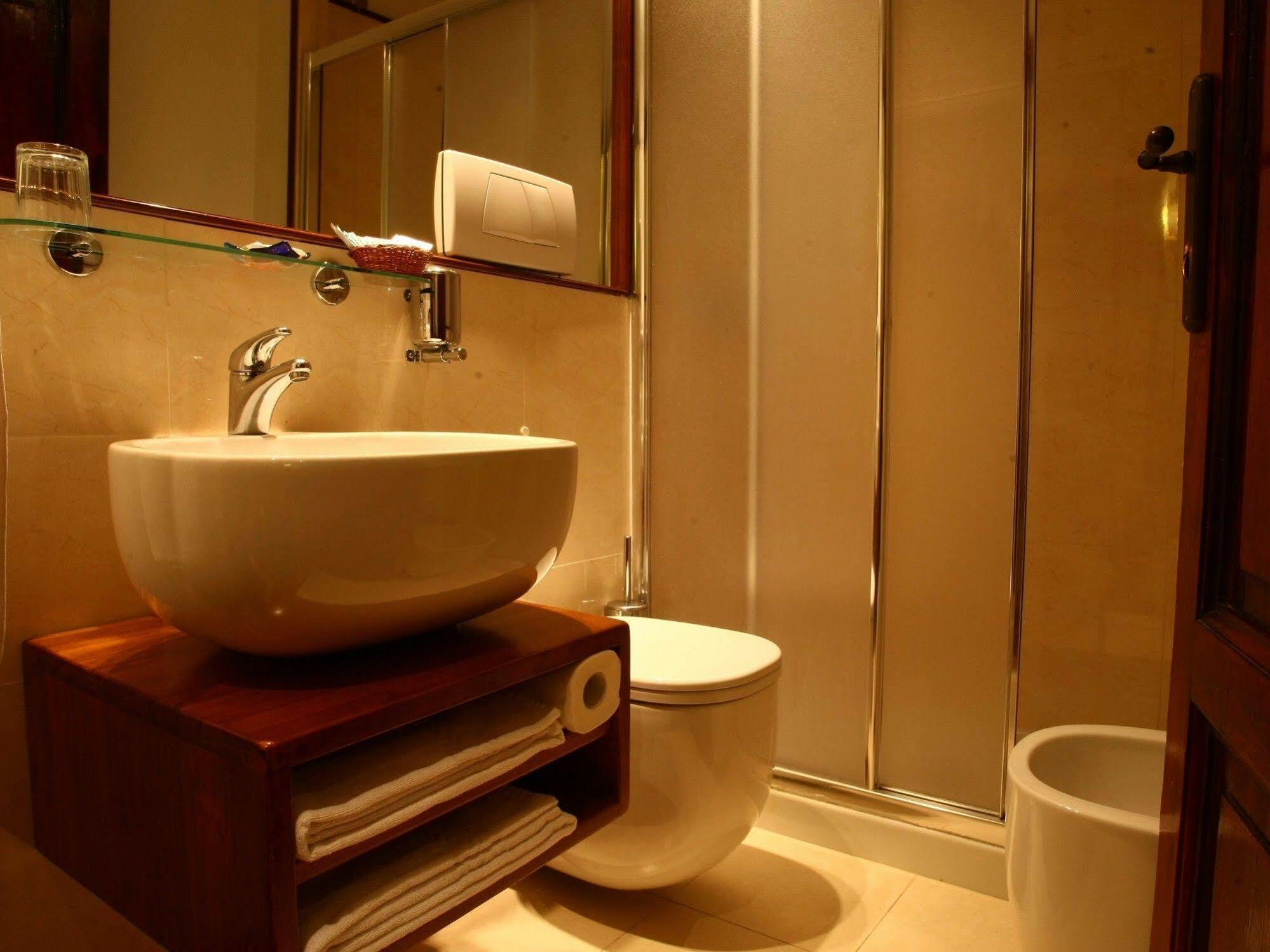 Bed and breakfast Al Colonnato Di San Pietro 3*