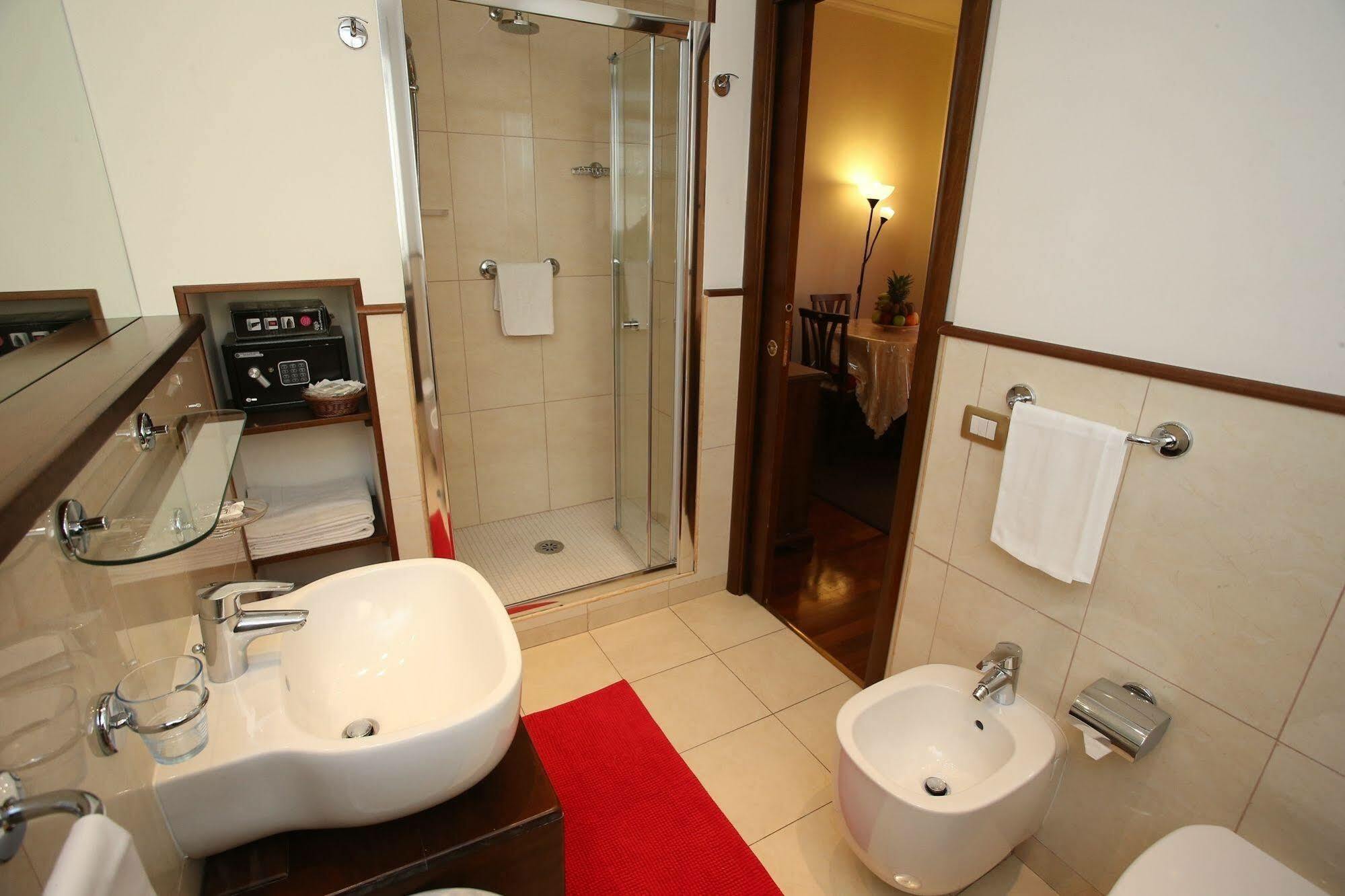 Bed and breakfast Al Colonnato Di San Pietro 3*