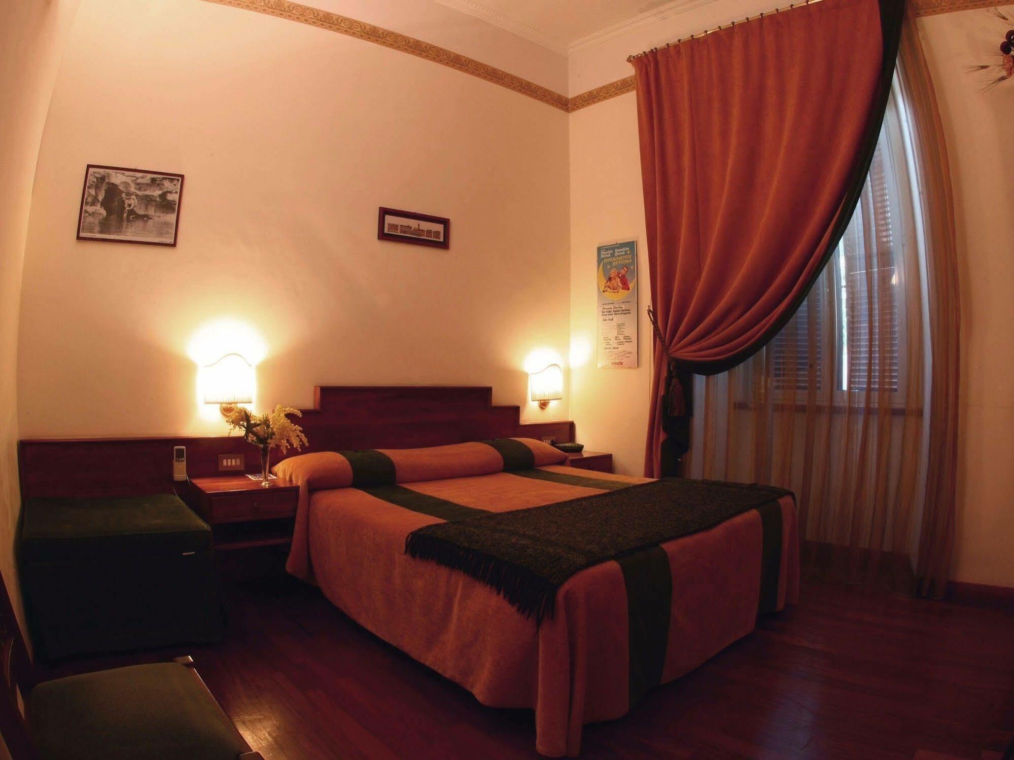 Al Colonnato Di San Pietro Bed and breakfast 3*