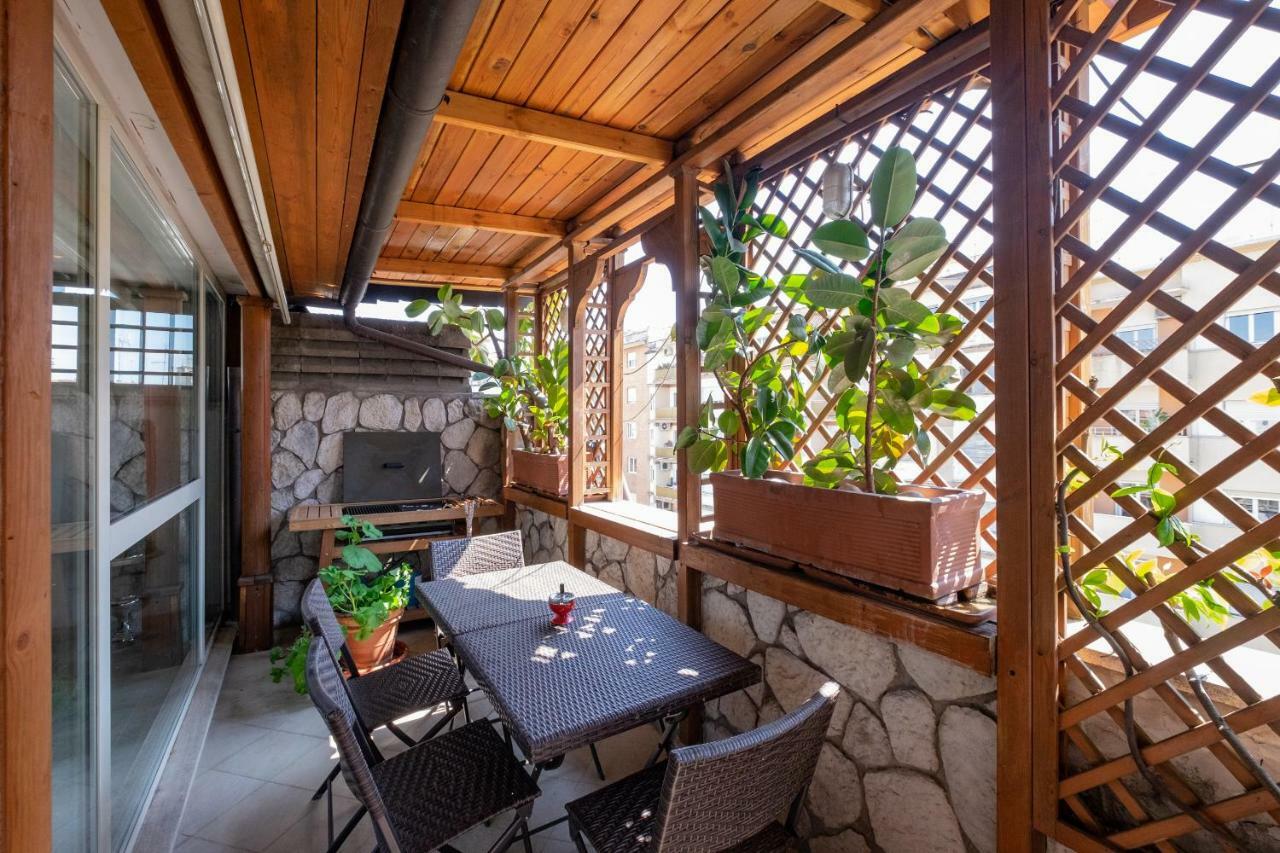 Amazing Penthouse With Terrace By Caracalla Rom