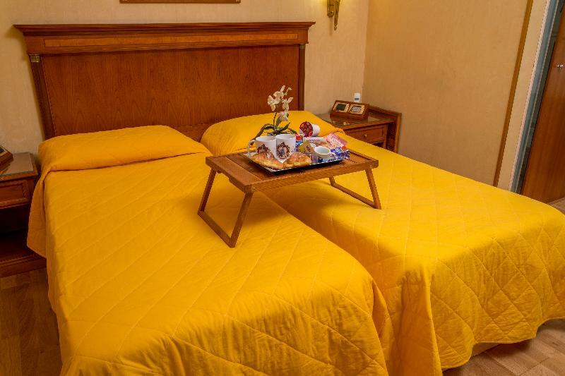 Luxury H 2000 Bed and breakfast 3*