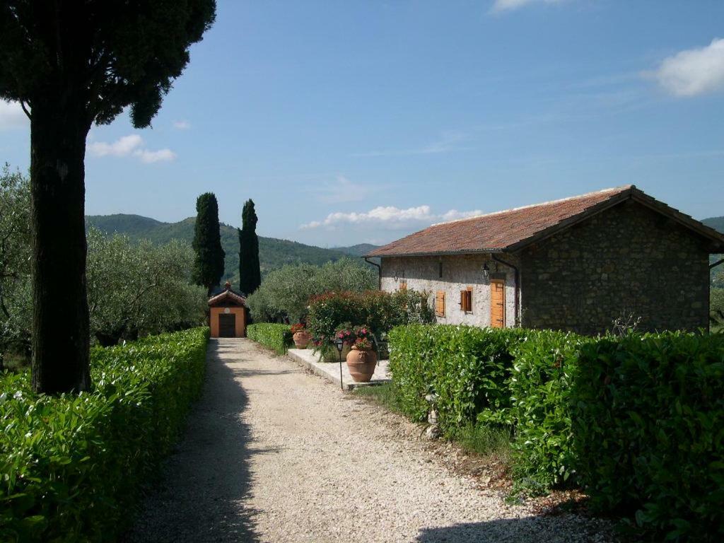 Tenuta Colfiorito Alloggio per agriturismo Roma