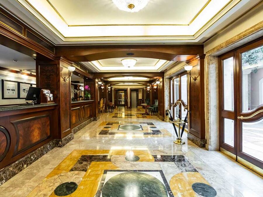 River Chateau Hotel
