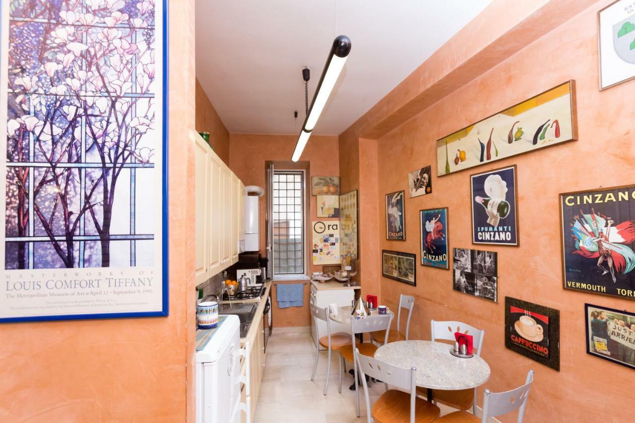 Alojamento de Acomodação e Pequeno-almoço Domusamor Colosseo