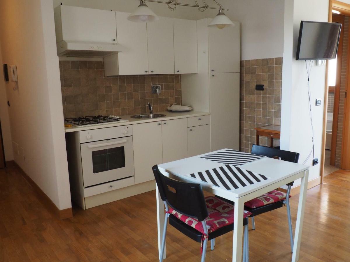 Porta Di Apartamento *