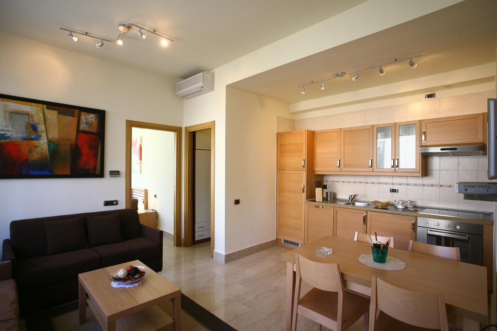 Apartahotel Lux 2*