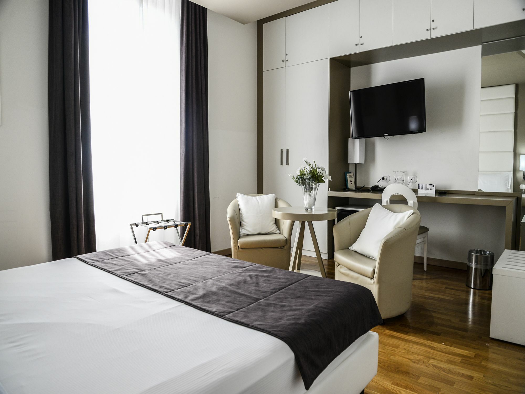 Hotel At Forty-one