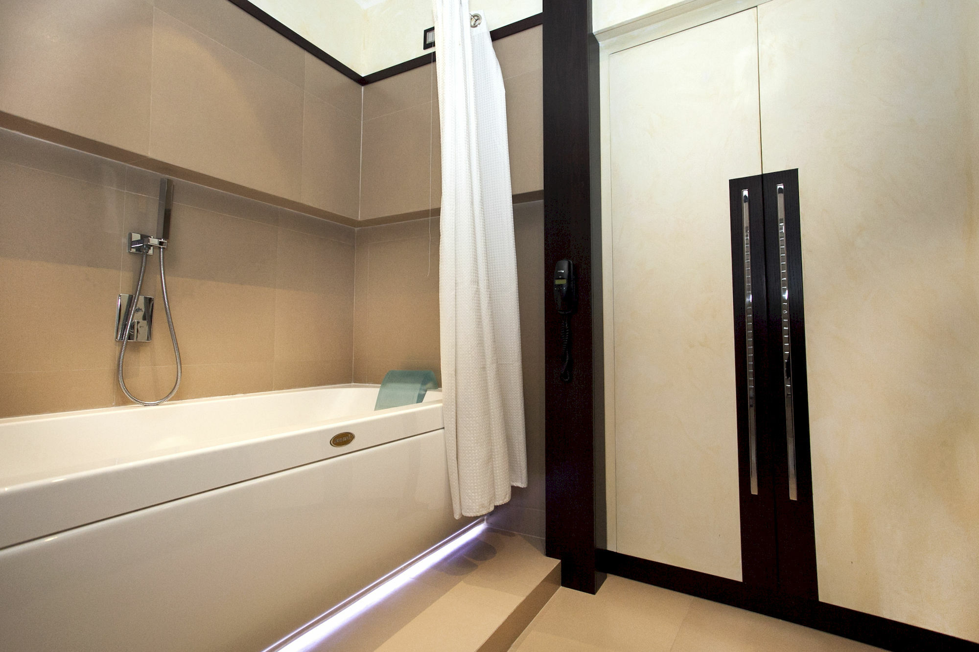 Les Fleurs Luxury House Affittacamere 3*