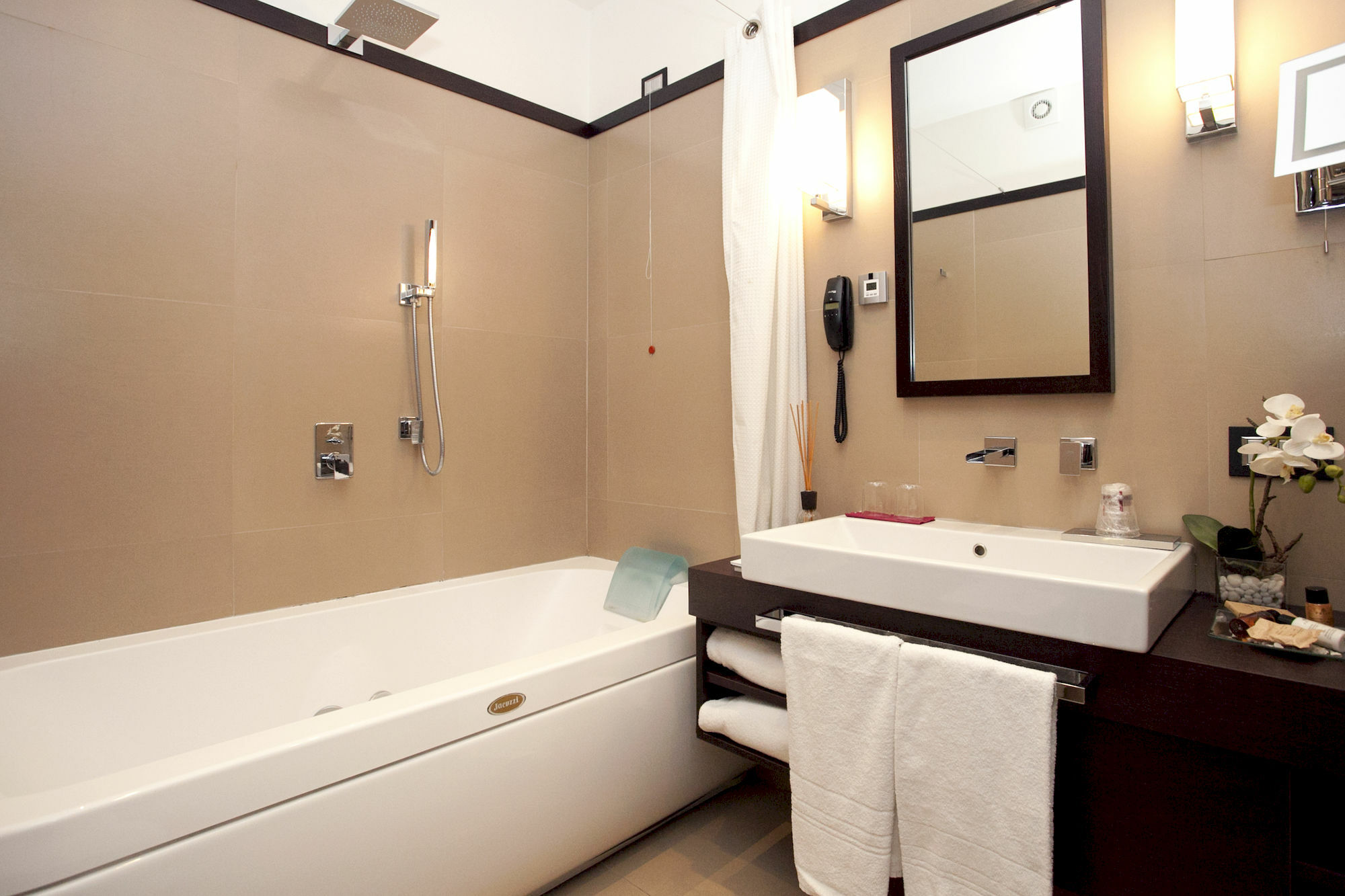 Les Fleurs Luxury House 3*