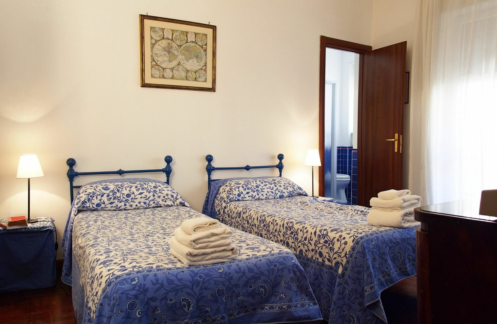 2 Passi Da Bed & Breakfast Rome