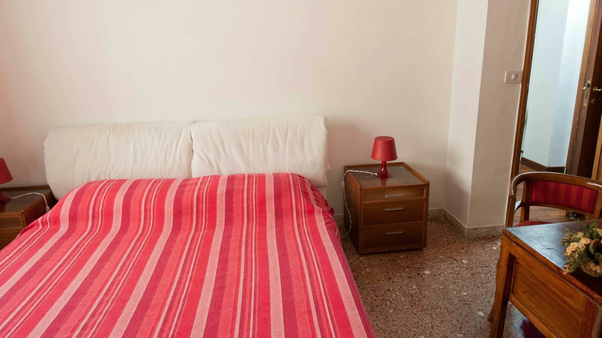 2 Passi Da Bed & Breakfast Rome