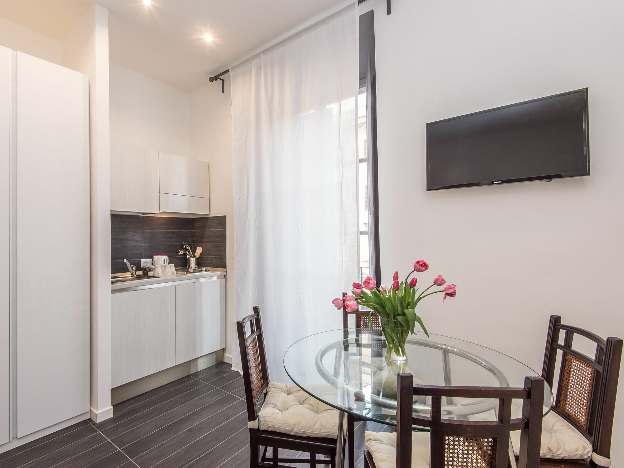 Apartment Vatican By Hili Rom