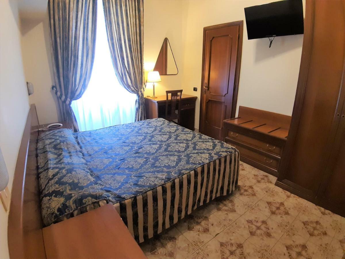 Hotell Mariano 3*
