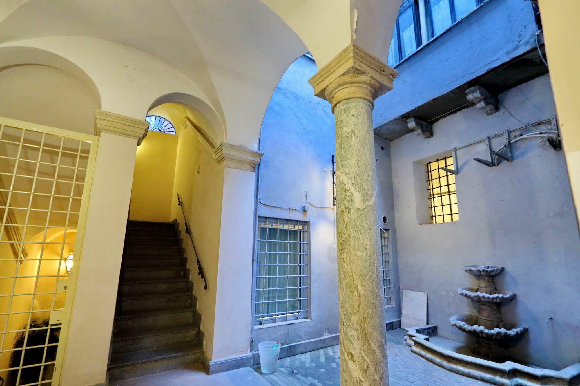 Banchi Charme - My Extra * Roma
