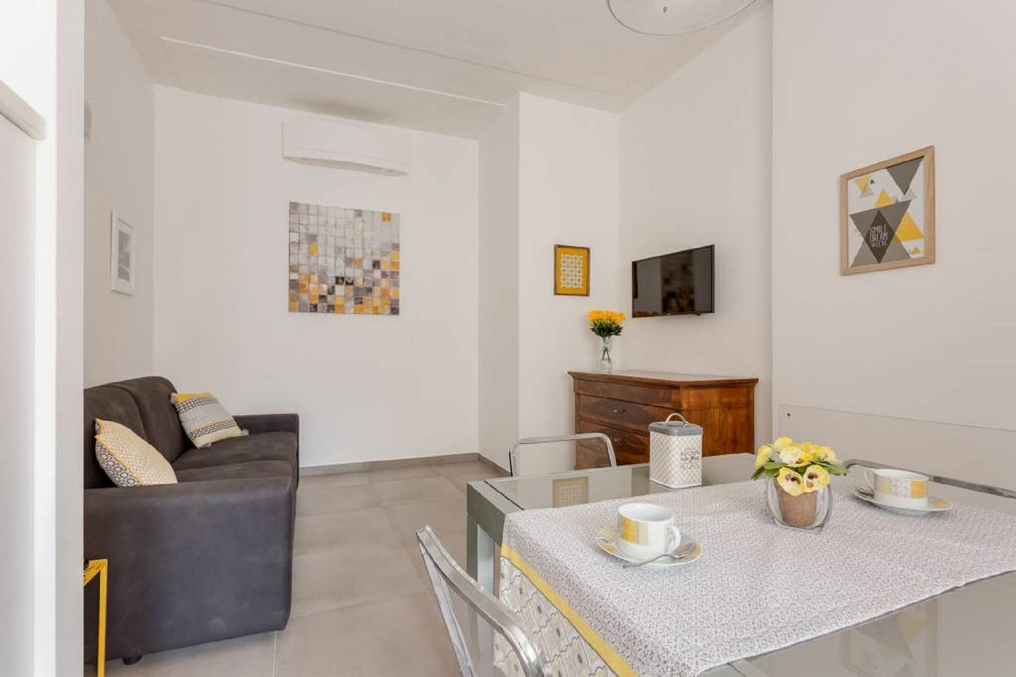 Franca's Apartment
