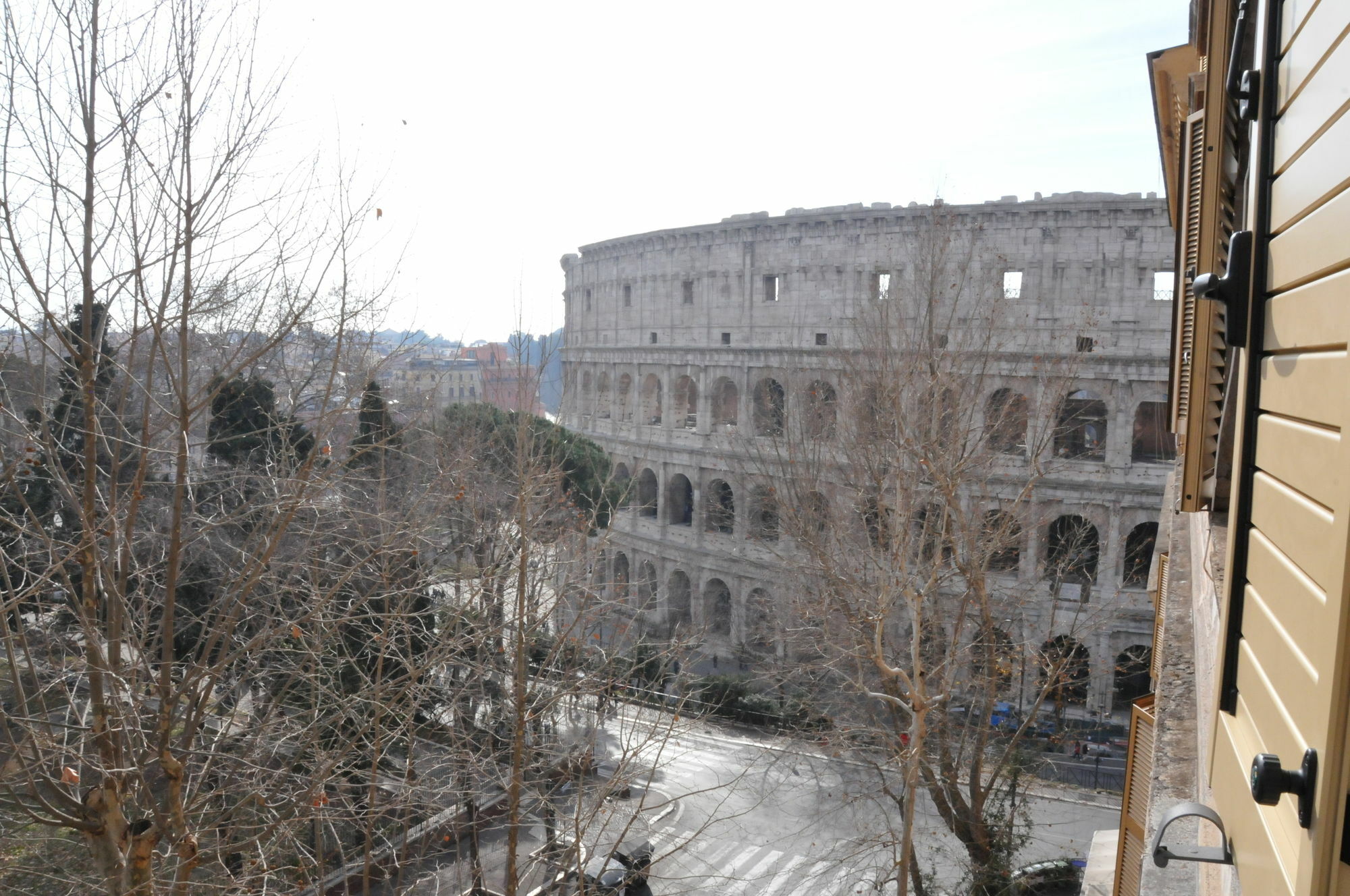Colosseum Corner