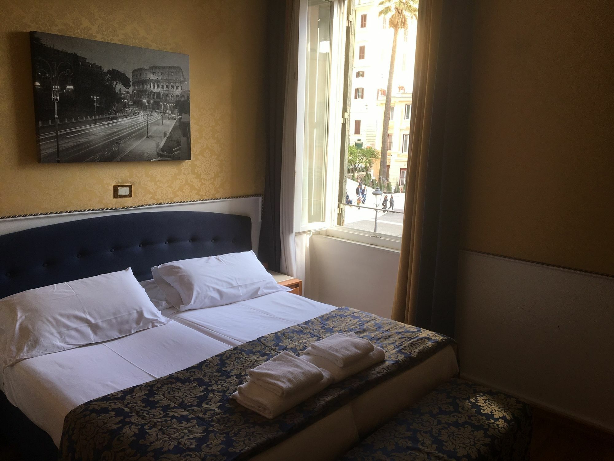 Ih Piazza Di Spagna View - Luxury 3* Roma