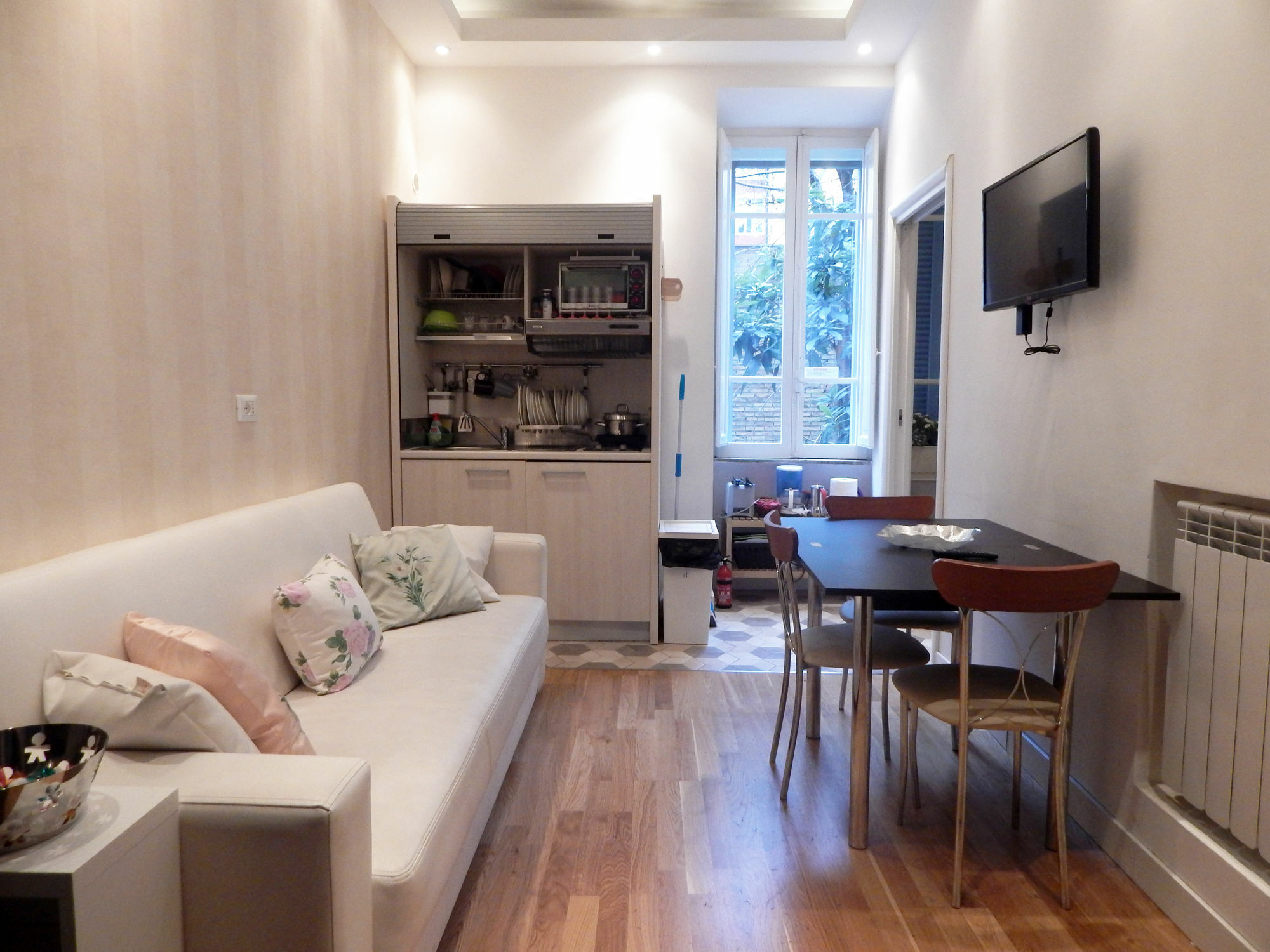 Sweet Apartment *