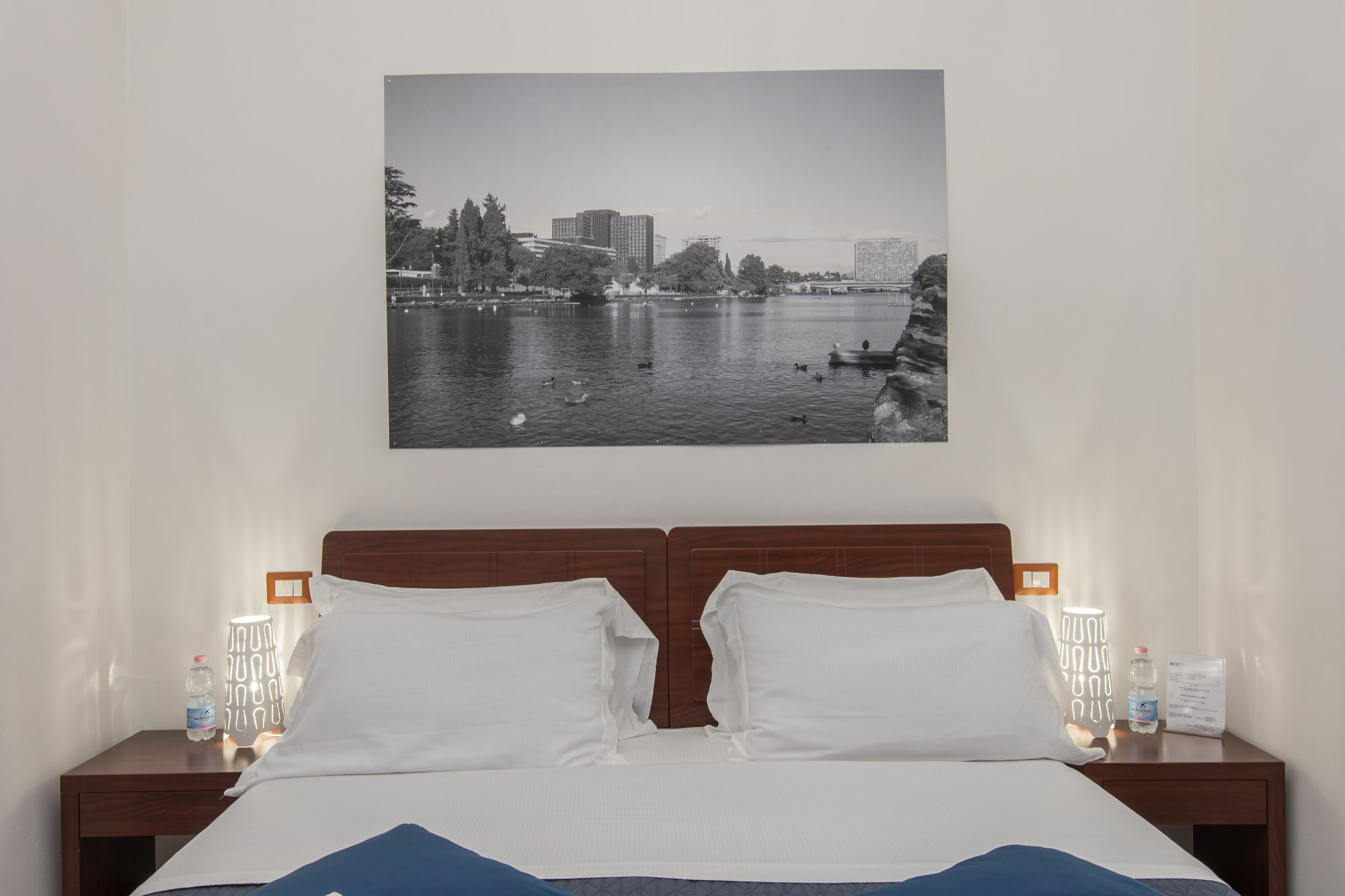 Eroom42 Gjestgiverier Roma