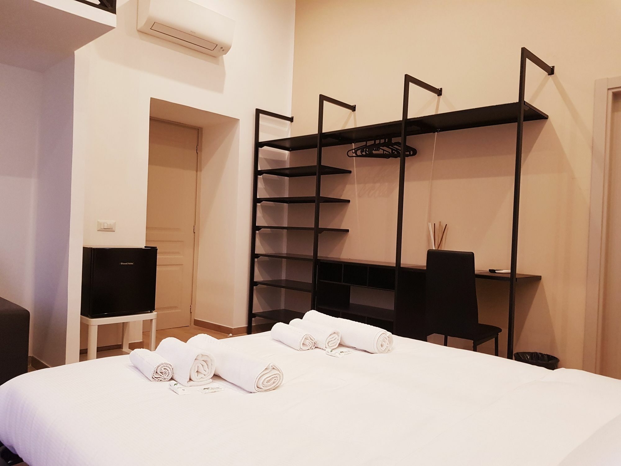 Guest house Cairoli 3*