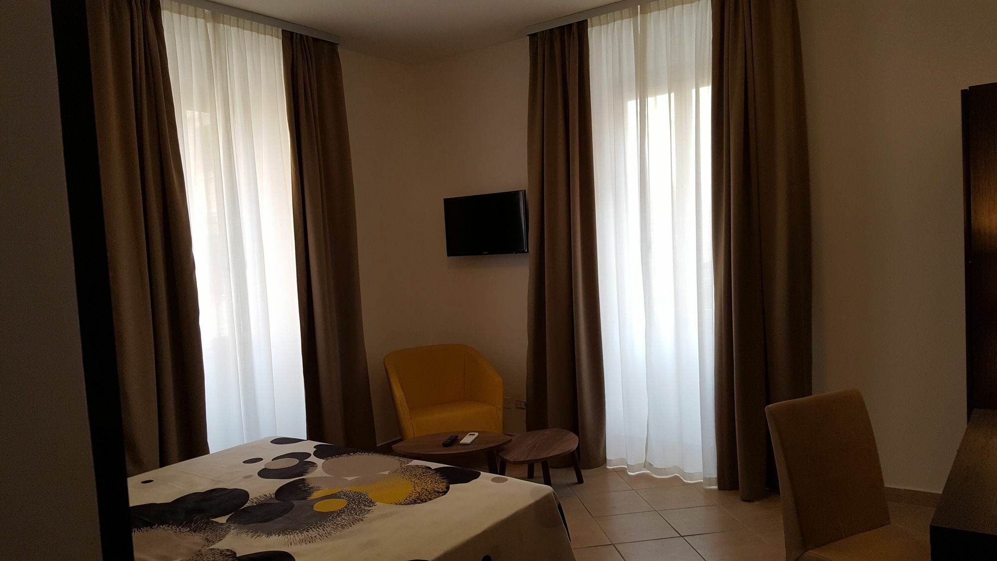 Una Finestra Su Monti Roma