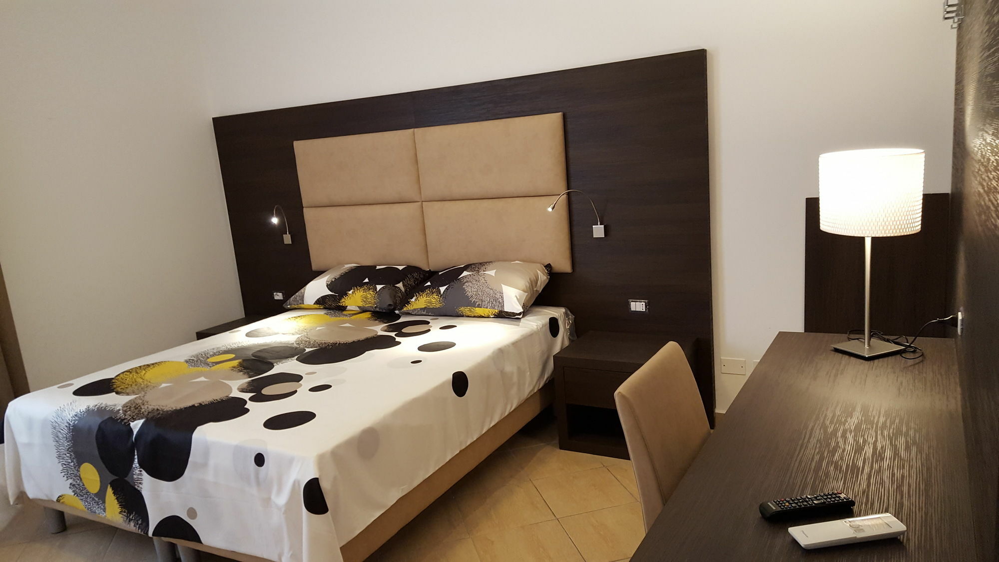 Una Finestra Su Monti Roma