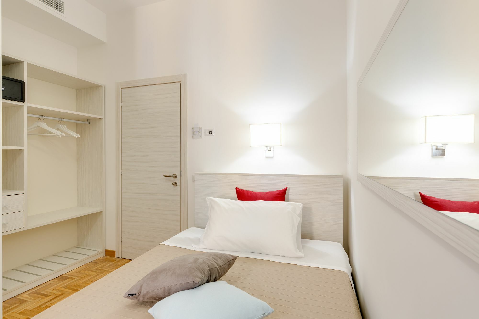 Dolce Luxury 2* Rome