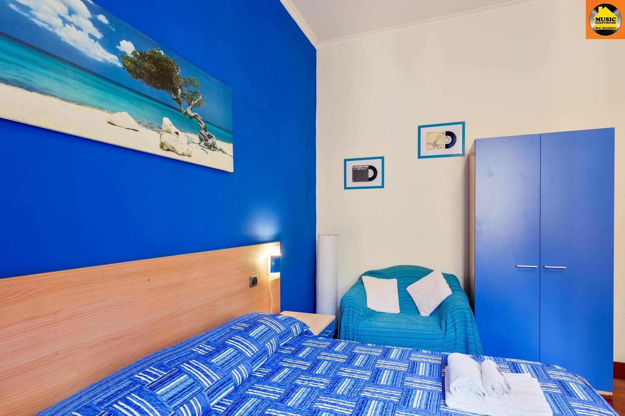 Bed & Breakfast Music 5*