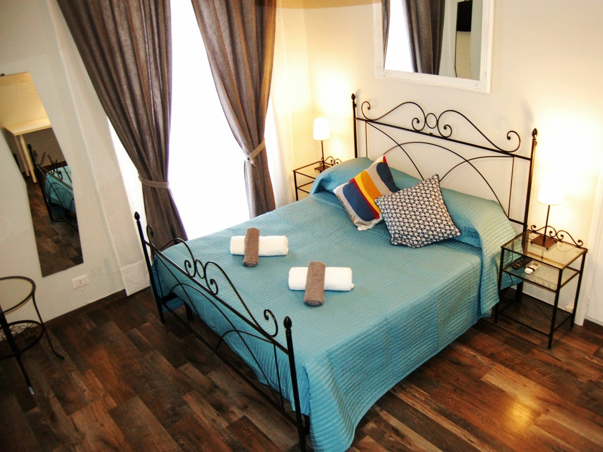 06 Bed & Breakfast