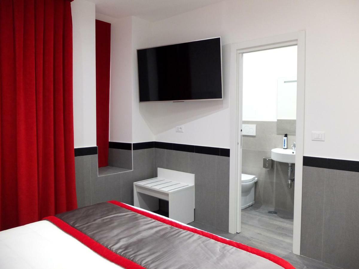 Astoria Golden Gate Hotel 2*