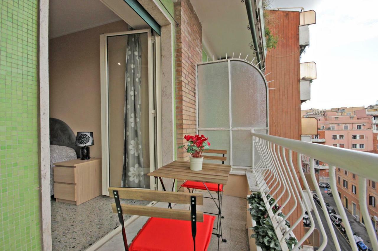 Clelia Acomodação com café da manhã  Roma