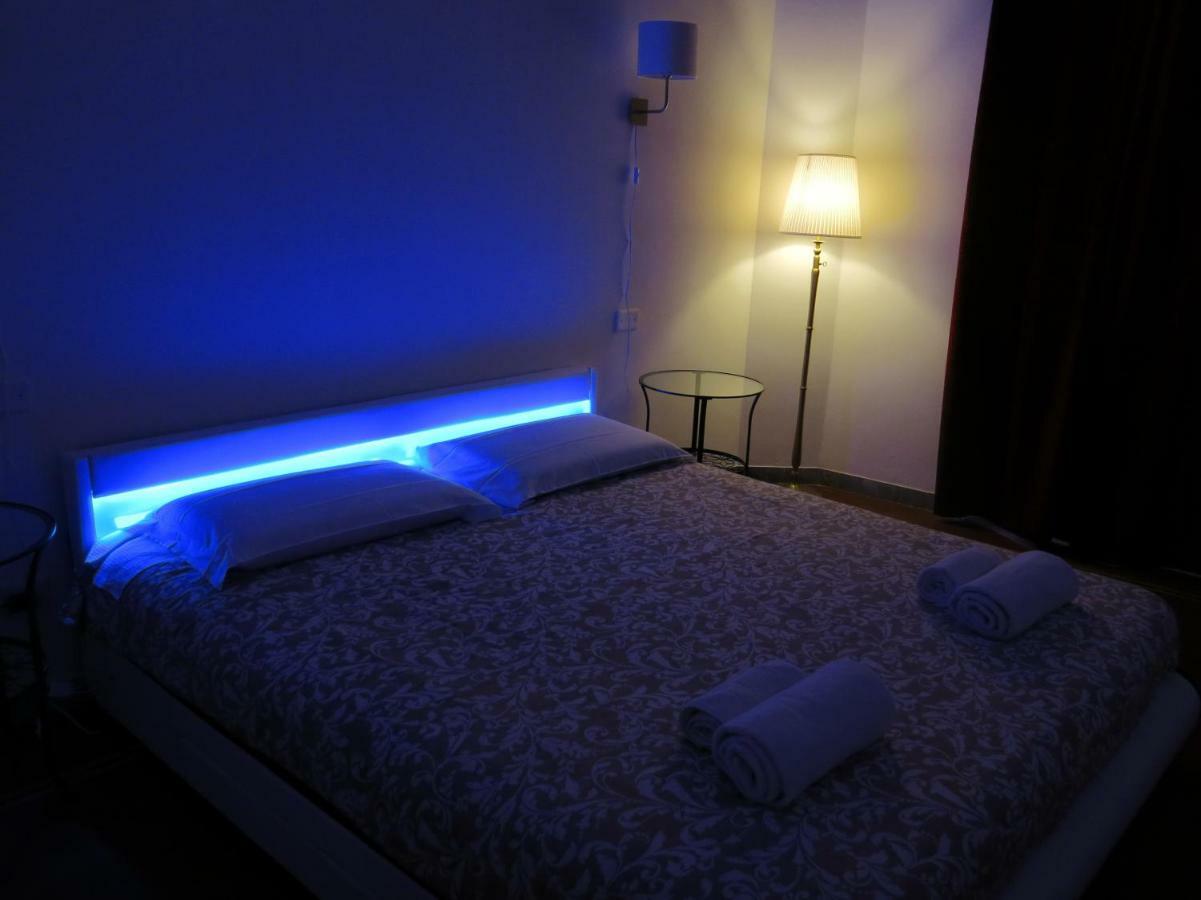 Nik House Affittacamere *