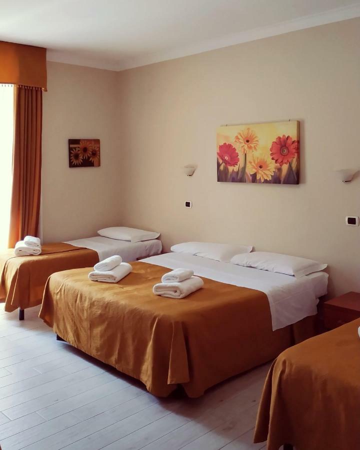 Everest Hotel 2*
